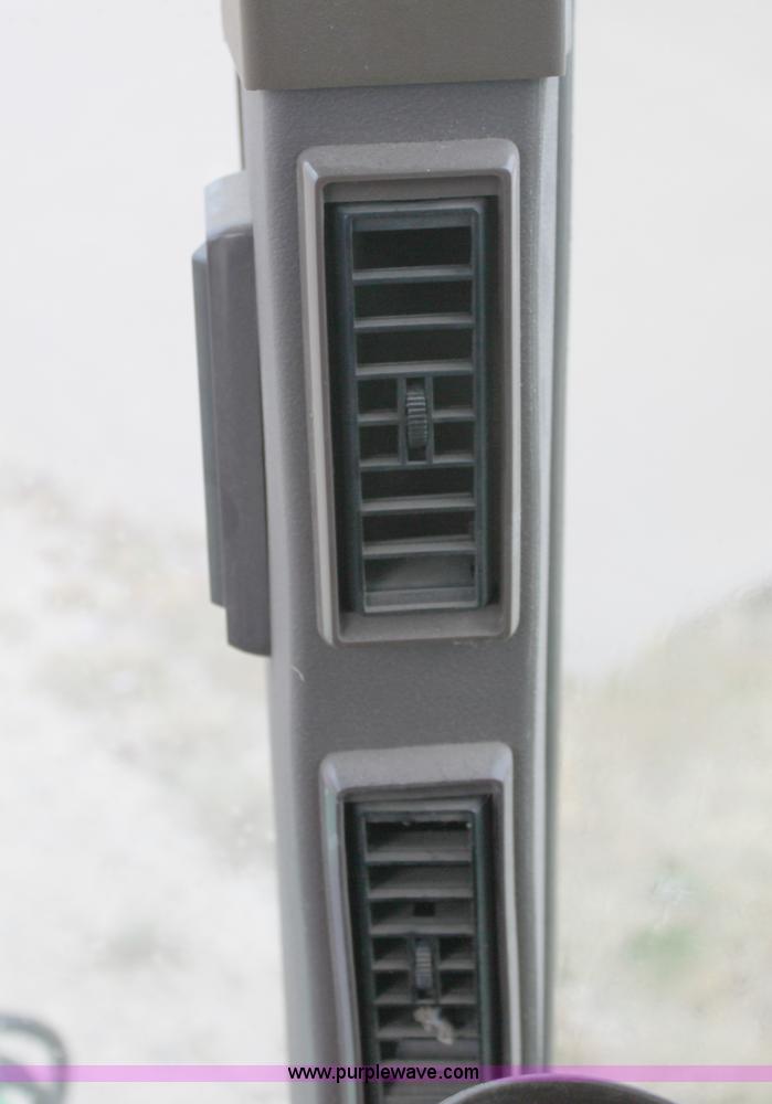 image for item B8655 1994 John Deere 9600 combine