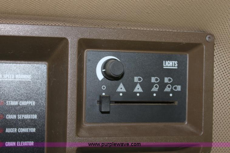 image for item B8655 1994 John Deere 9600 combine