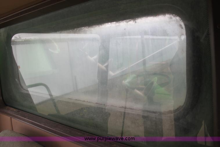 image for item B8655 1994 John Deere 9600 combine