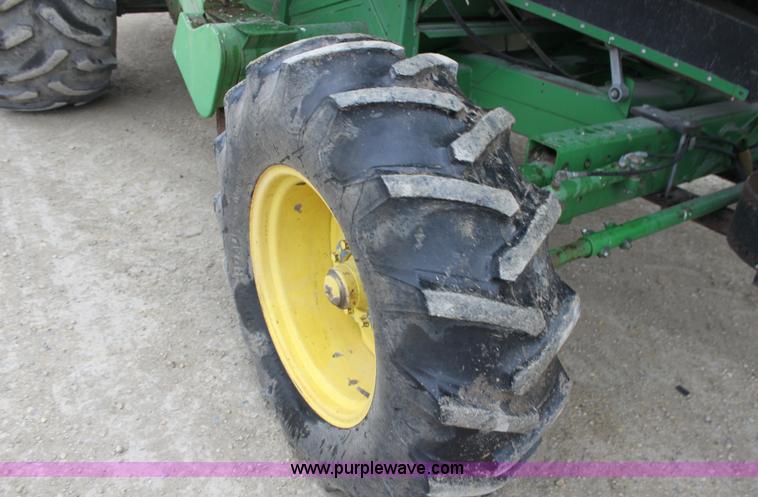 image for item B8655 1994 John Deere 9600 combine