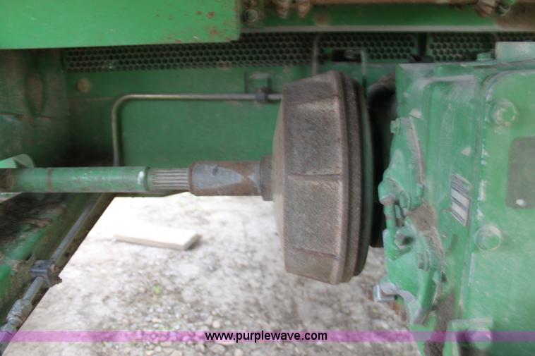 image for item B8655 1994 John Deere 9600 combine