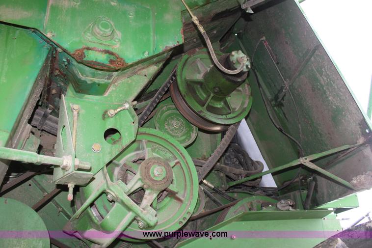 image for item B8655 1994 John Deere 9600 combine