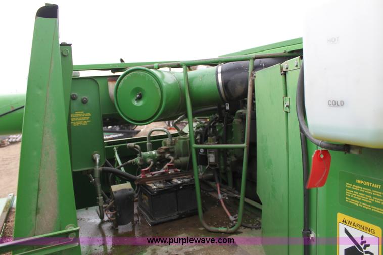 image for item B8655 1994 John Deere 9600 combine