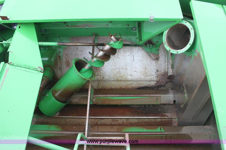 image for item B8655 1994 John Deere 9600 combine