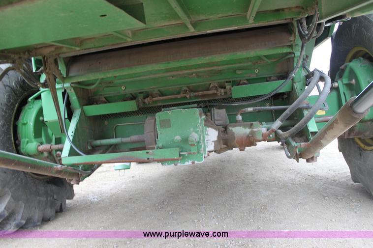 image for item B8655 1994 John Deere 9600 combine