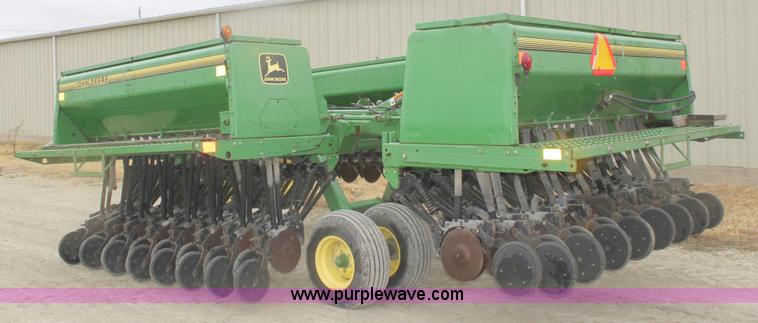 image for item B8658 John Deere 455 30' grain drill