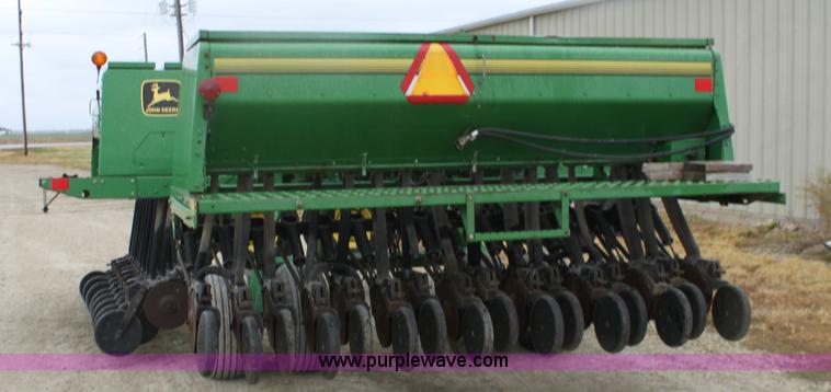 image for item B8658 John Deere 455 30' grain drill