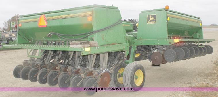 image for item B8658 John Deere 455 30' grain drill