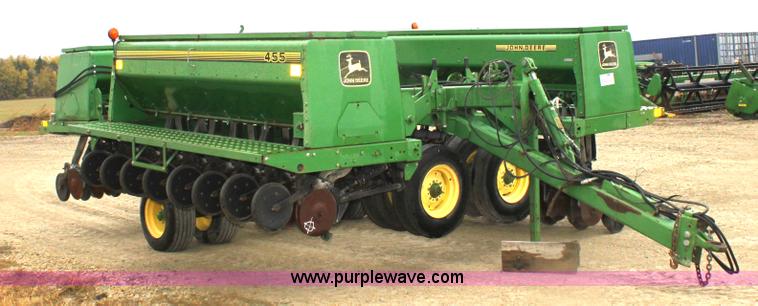 image for item B8658 John Deere 455 30' grain drill
