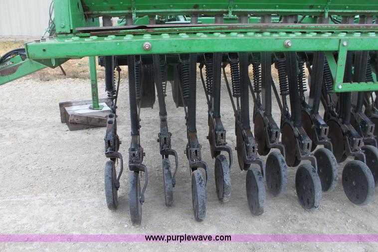 image for item B8658 John Deere 455 30' grain drill