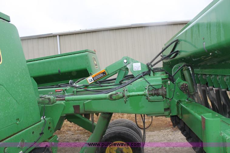 image for item B8658 John Deere 455 30' grain drill