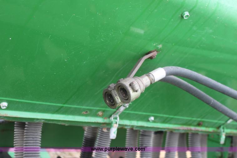 image for item B8658 John Deere 455 30' grain drill