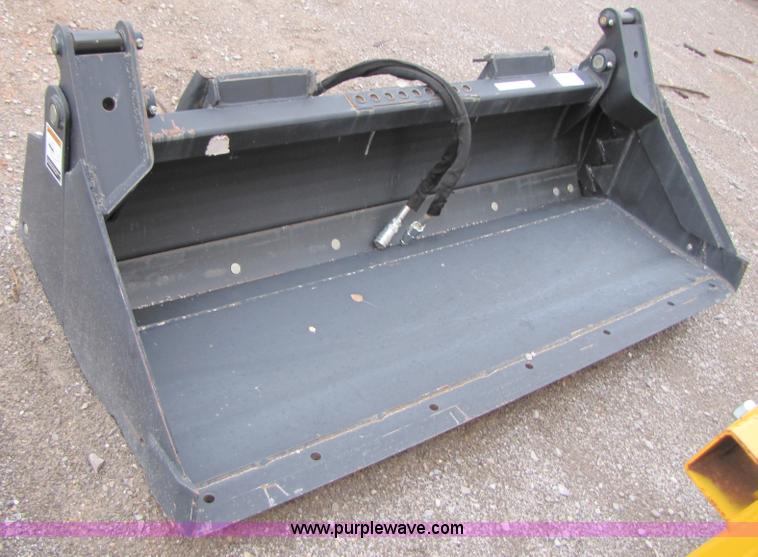 John Deere Worksite MP72 multi purpose 72" bucket in Clinton, OK Item C9569 sold Purple Wave