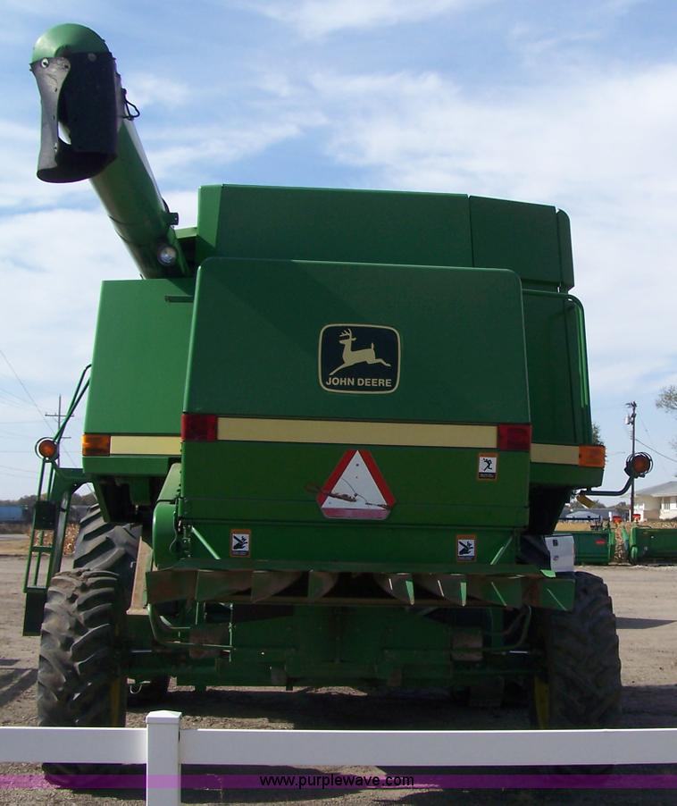 image for item D8550 1995 John Deere 9600 combine