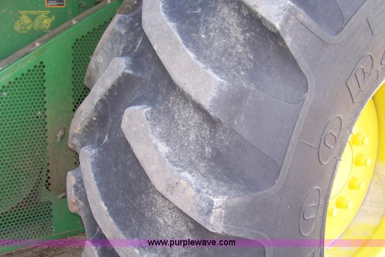 image for item D8550 1995 John Deere 9600 combine