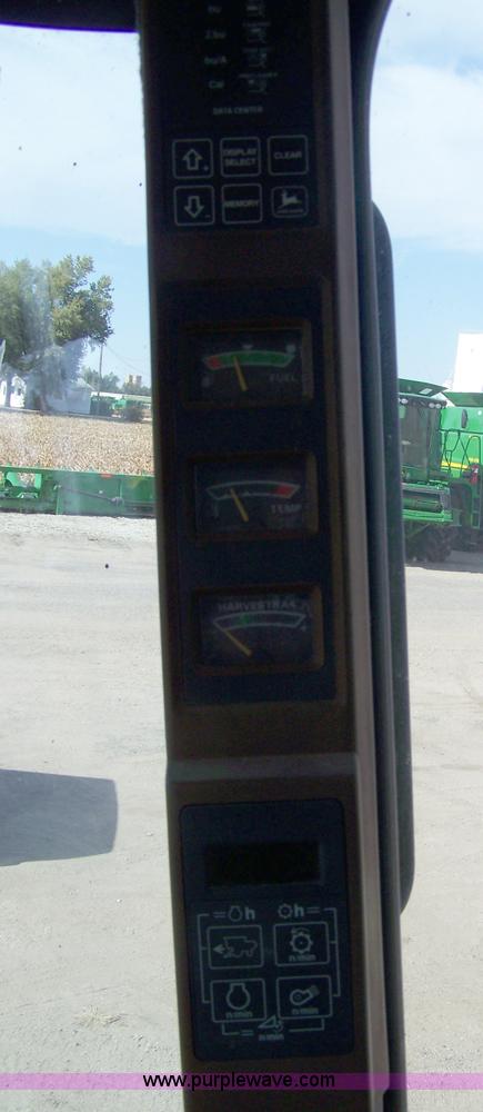 image for item D8550 1995 John Deere 9600 combine