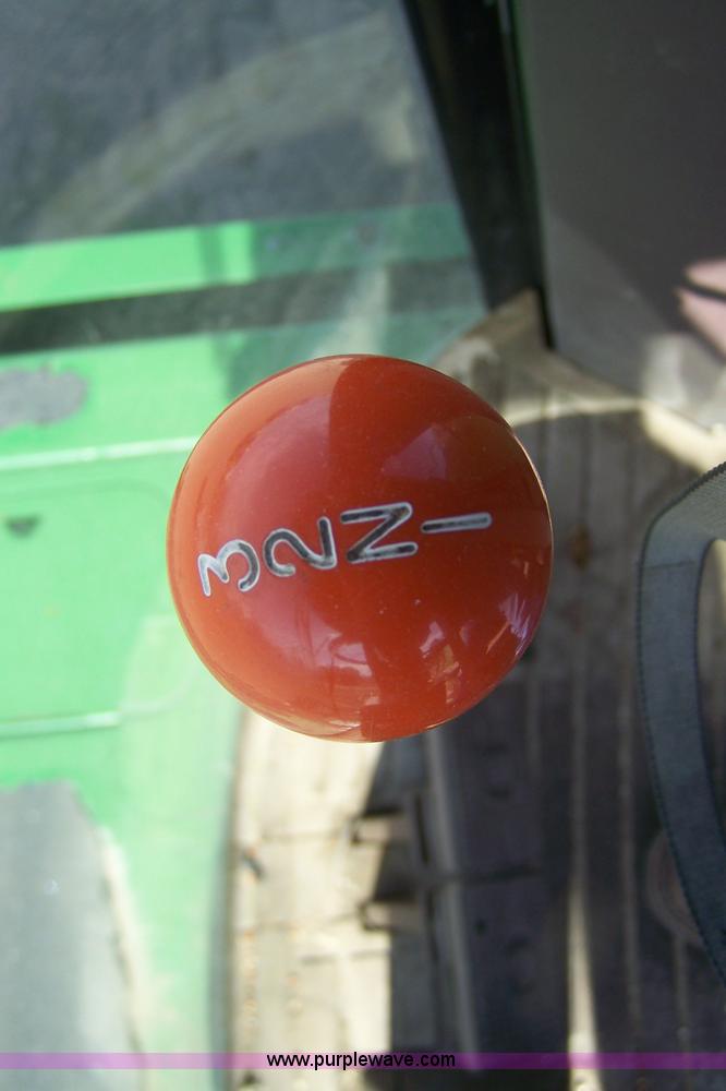 image for item D8550 1995 John Deere 9600 combine