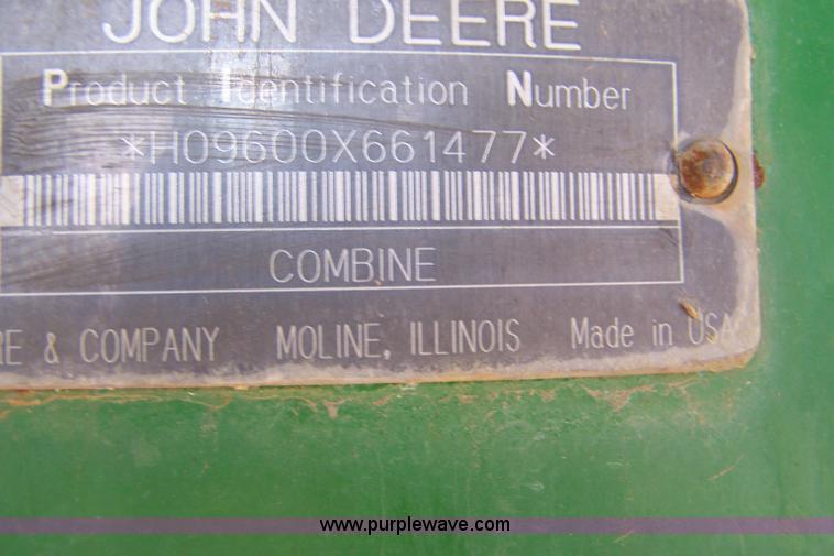 image for item D8550 1995 John Deere 9600 combine