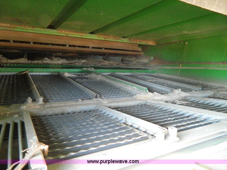 image for item D8550 1995 John Deere 9600 combine