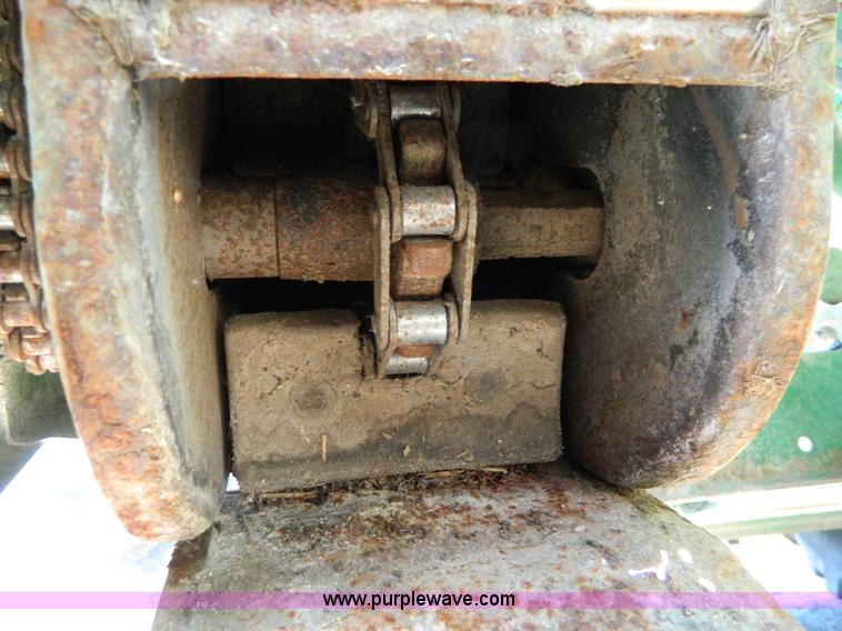 image for item D8550 1995 John Deere 9600 combine