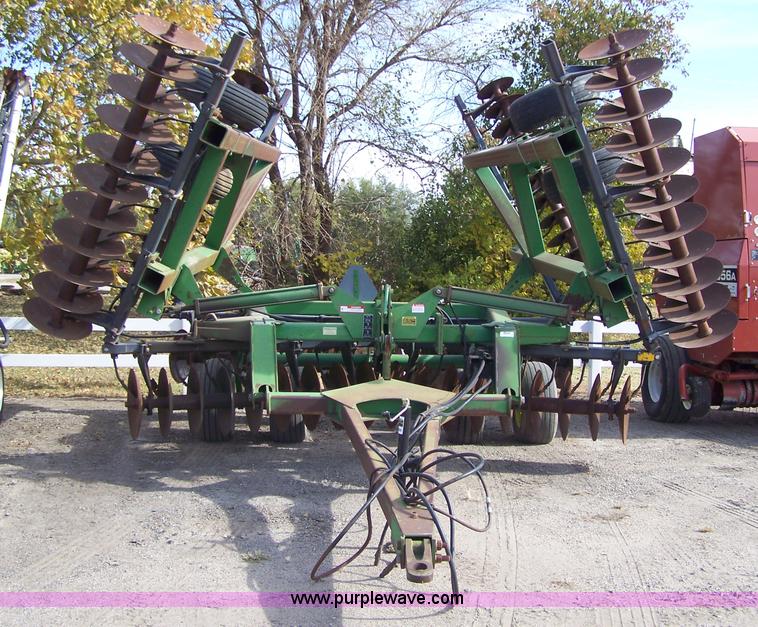 image for item D8556 John Deere 630 29' offset disk