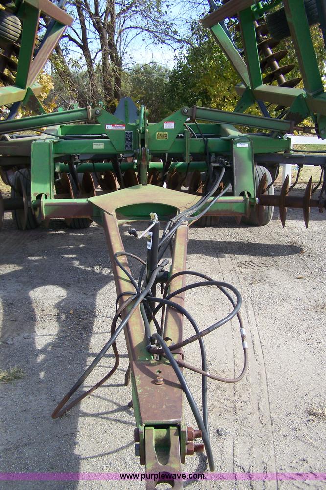 image for item D8556 John Deere 630 29' offset disk