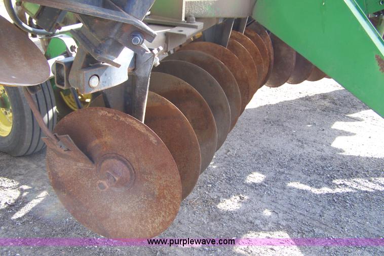 image for item D8556 John Deere 630 29' offset disk