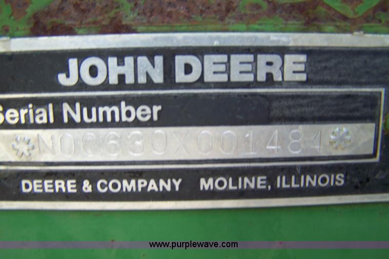 image for item D8556 John Deere 630 29' offset disk