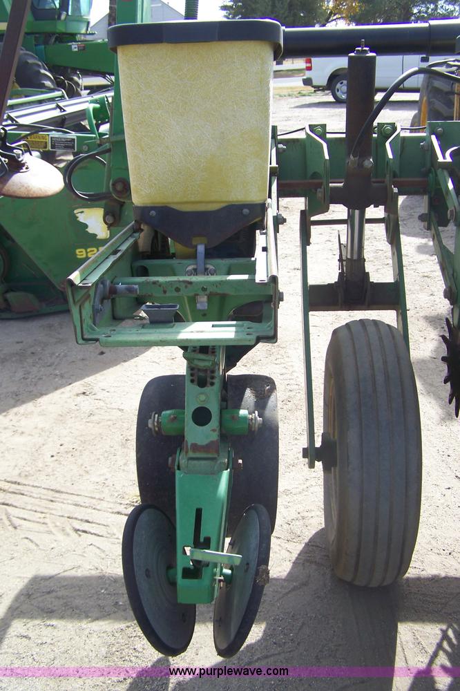 image for item D8558 John Deere 7200 Max Emerge 2 eight row planter
