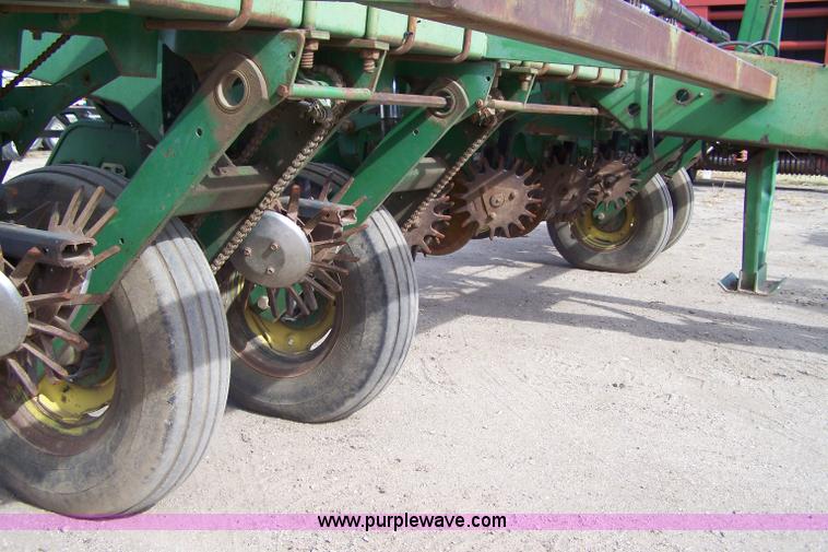 image for item D8558 John Deere 7200 Max Emerge 2 eight row planter