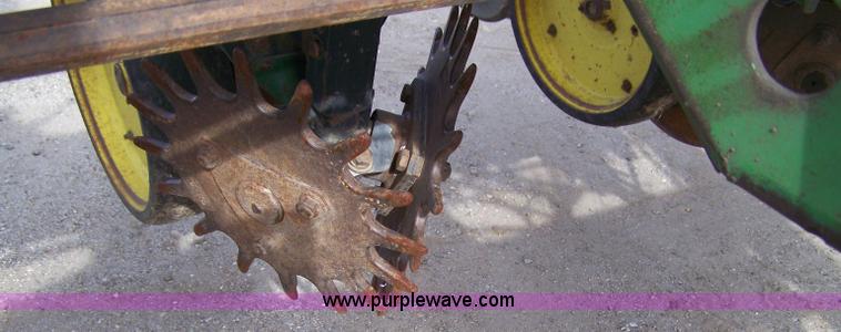 image for item D8558 John Deere 7200 Max Emerge 2 eight row planter