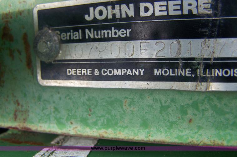 image for item D8558 John Deere 7200 Max Emerge 2 eight row planter