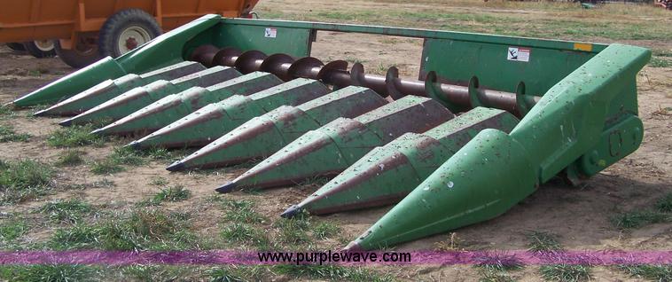 image for item D8565 1989 John Deere 843 eight row corn head