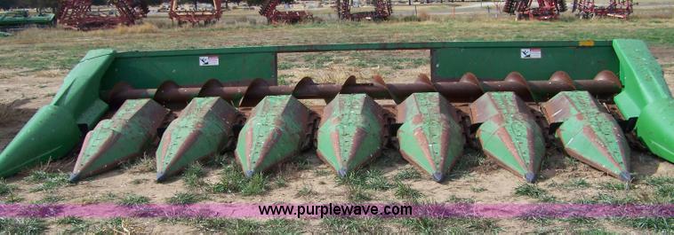 image for item D8565 1989 John Deere 843 eight row corn head