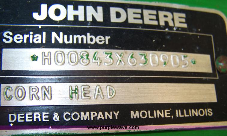 image for item D8565 1989 John Deere 843 eight row corn head