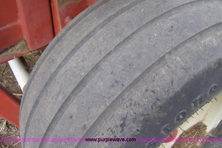 image for item D8571 1998 Hesston 565A round baler