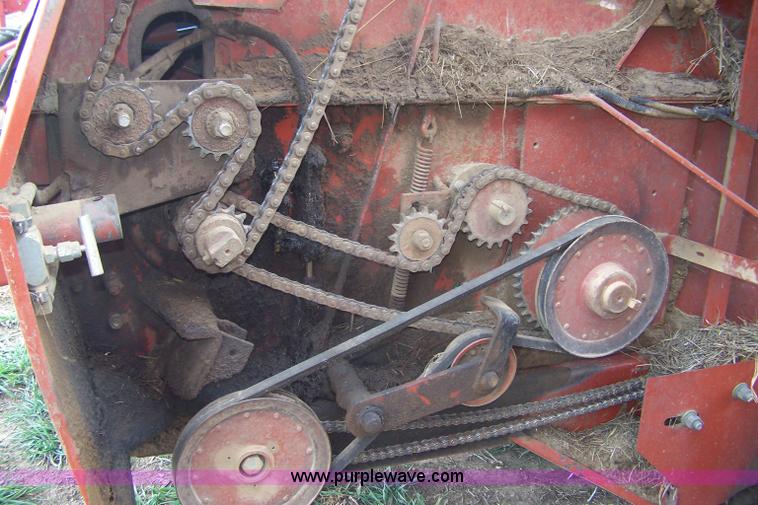 image for item D8571 1998 Hesston 565A round baler