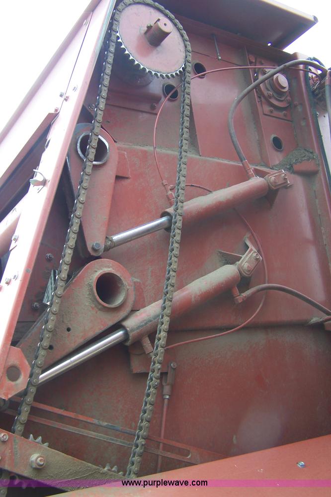 image for item D8571 1998 Hesston 565A round baler
