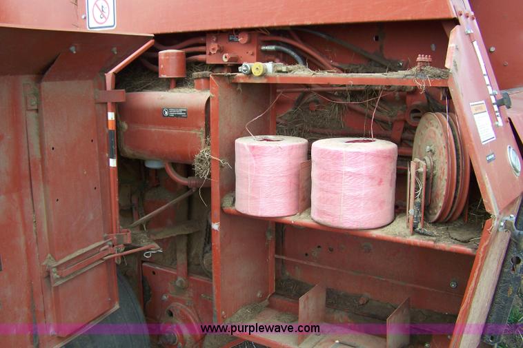 image for item D8571 1998 Hesston 565A round baler