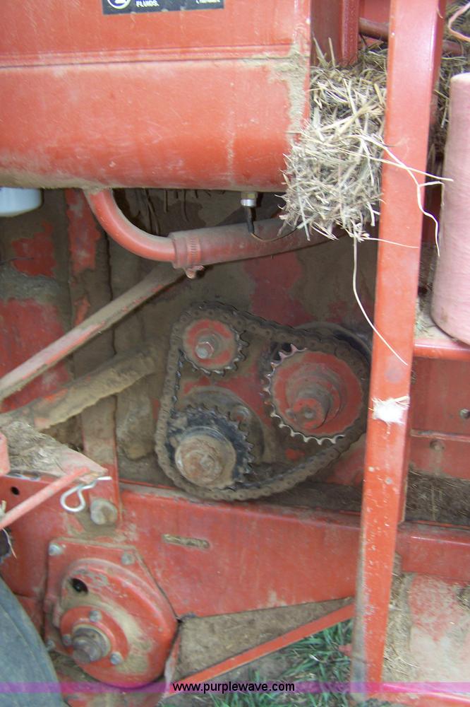 image for item D8571 1998 Hesston 565A round baler