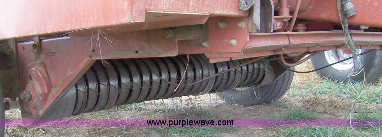 image for item D8571 1998 Hesston 565A round baler