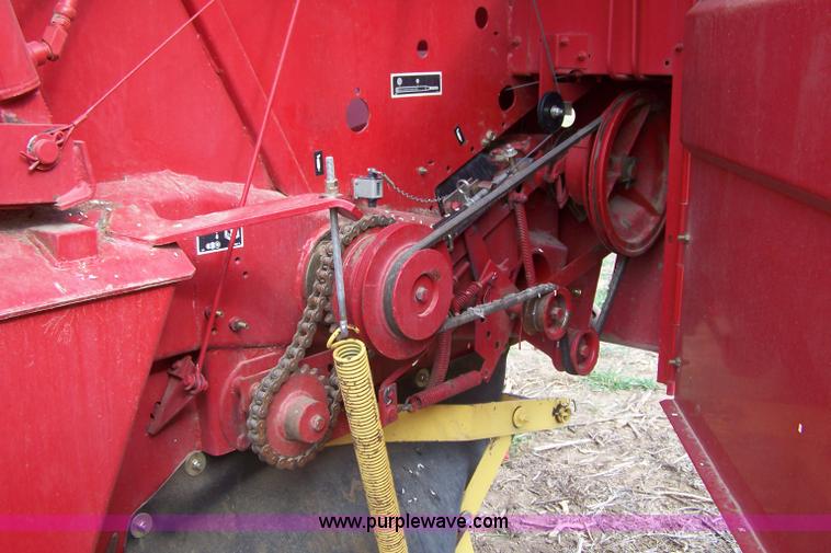 image for item D8573 1997 New Holland 664 round baler