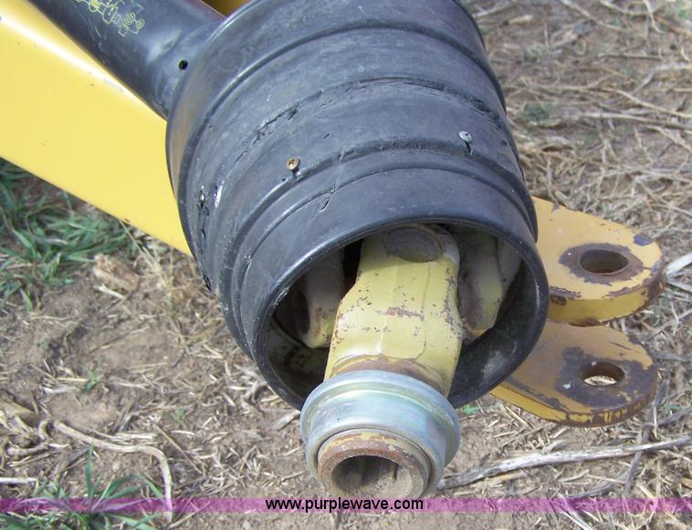 image for item D8574 1997 Vermeer 605K round baler