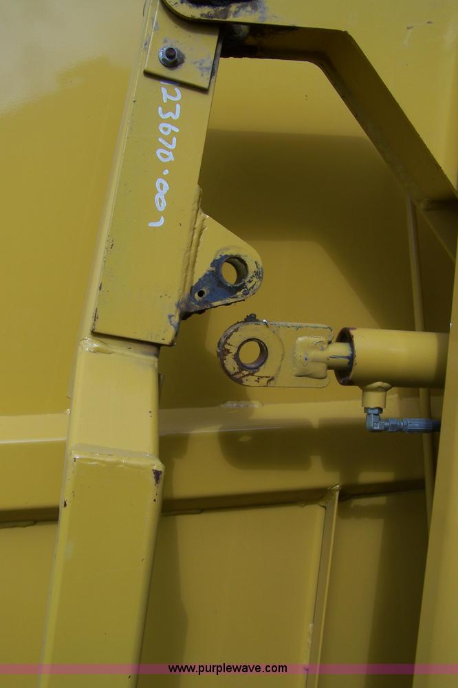 image for item D8574 1997 Vermeer 605K round baler