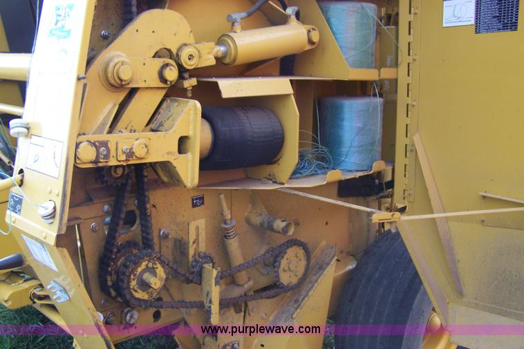 image for item D8574 1997 Vermeer 605K round baler