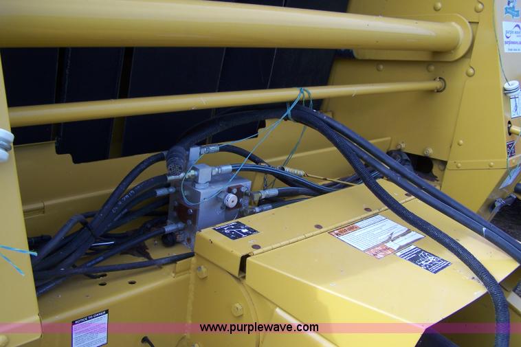 image for item D8574 1997 Vermeer 605K round baler