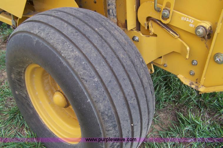 image for item D8575 2003 Vermeer 605XL round baler