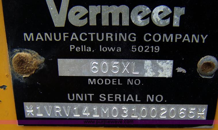 image for item D8575 2003 Vermeer 605XL round baler