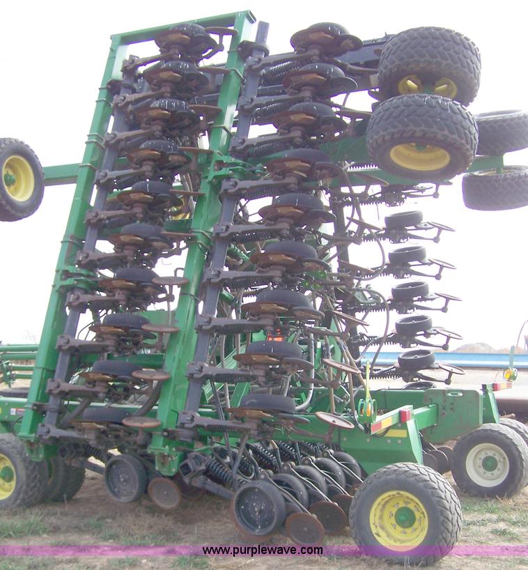 image for item D8577 1999 John Deere 1860 36' air seeder