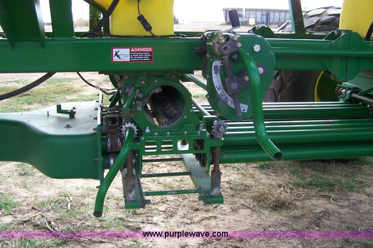 image for item D8577 1999 John Deere 1860 36' air seeder
